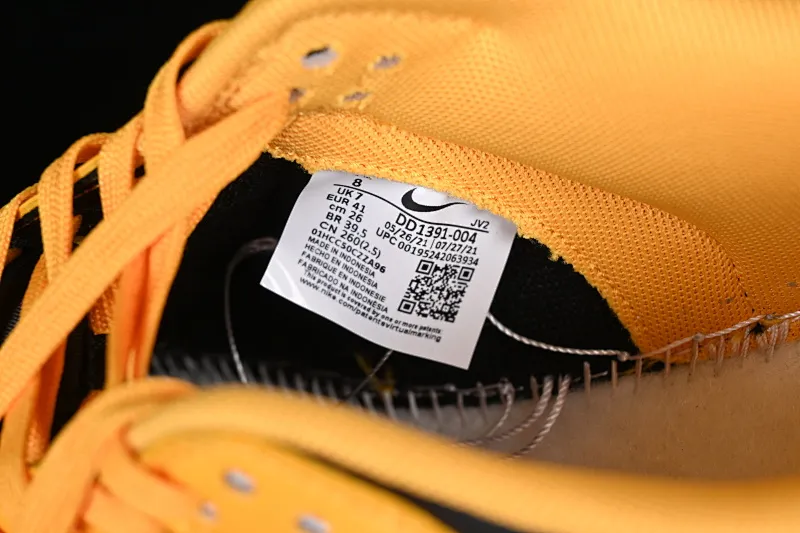 All Categories Nk SB Dunk Series Nk SB Dunk Low Low-top Sneakers Nk Dunk Low "Goldenrod" Black and Yellow University of Iowa SB Smashing Backboard Fashion Casual Sneakers DD1391-004